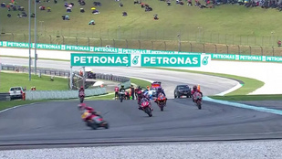Borzalmas baleset a Moto3 malajziai futamának bemelegítő körén