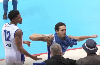 Arcon ütött egy nézőt a ZTE kosarasa, azonnal kirúgták